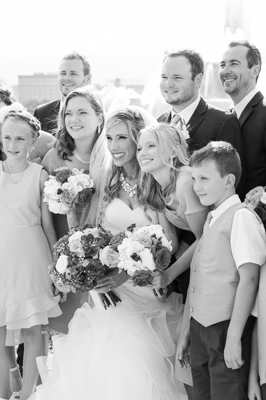 Buckingham fountain Chicago wedding photographer