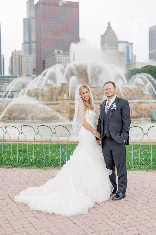 Buckingham fountain Chicago wedding photographer